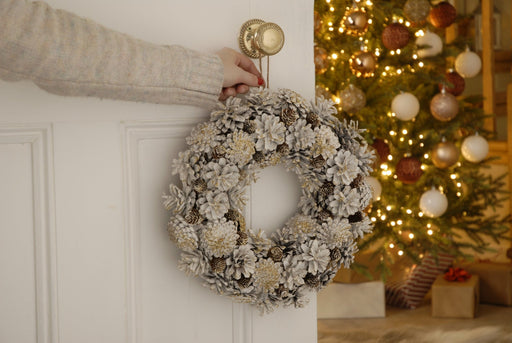 White & Gold Pinecone Wreath_Christmas Wreaths