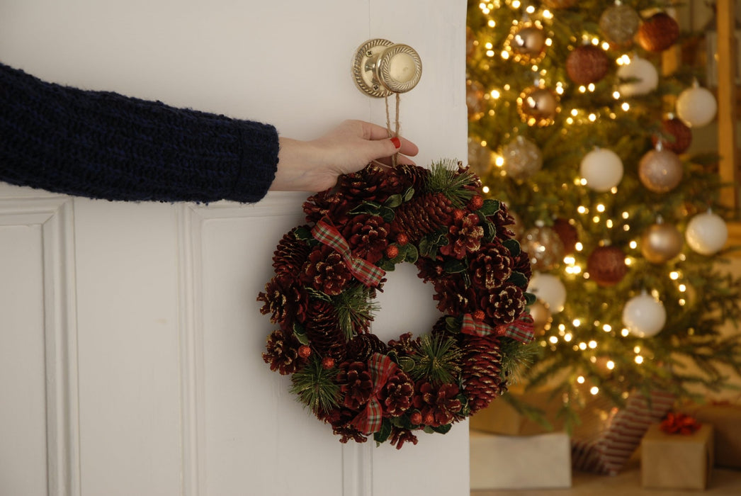 Red Pinecone Wreath_Christmas Wreaths