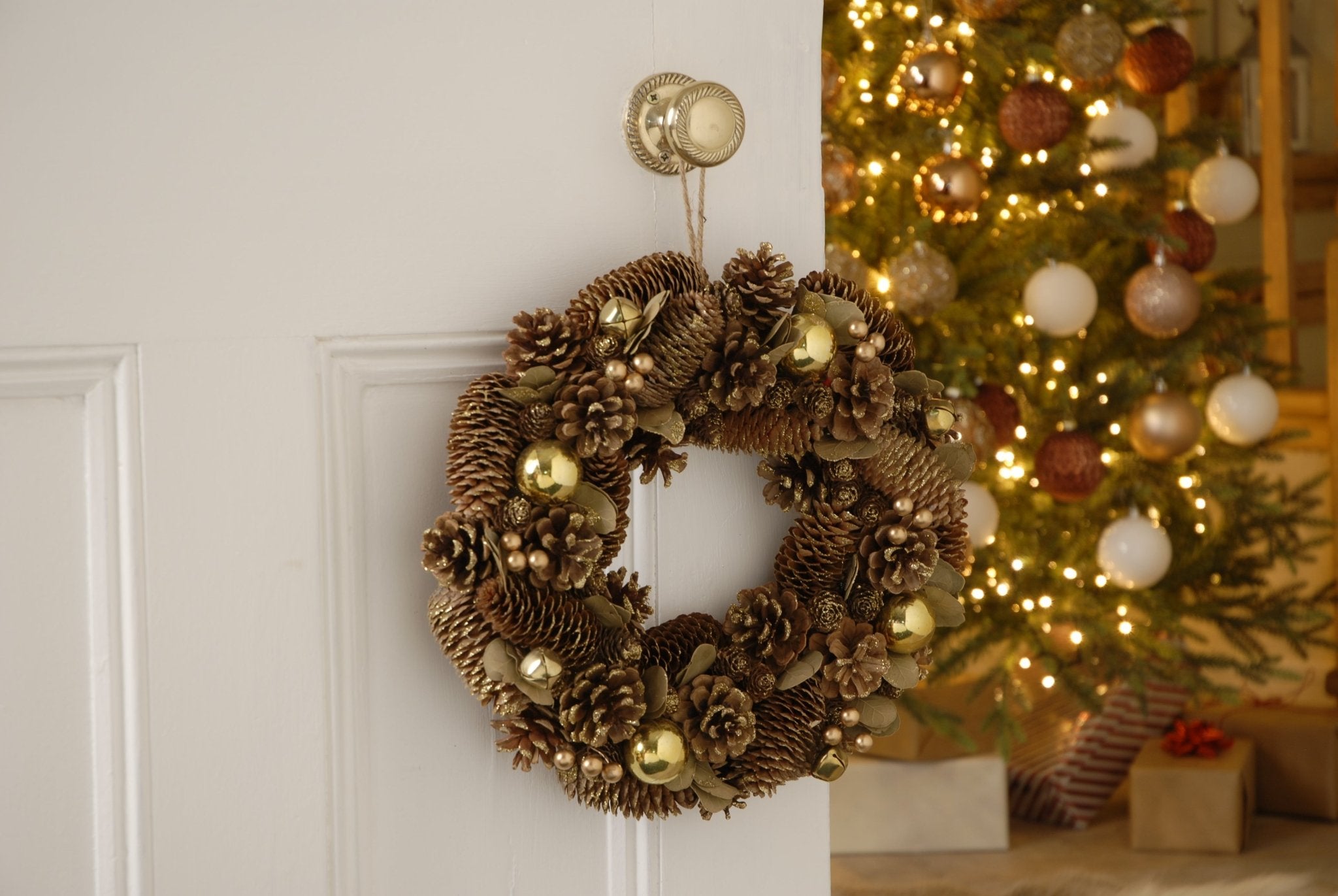 Gold Balls & Berries Wreath_Christmas Wreaths