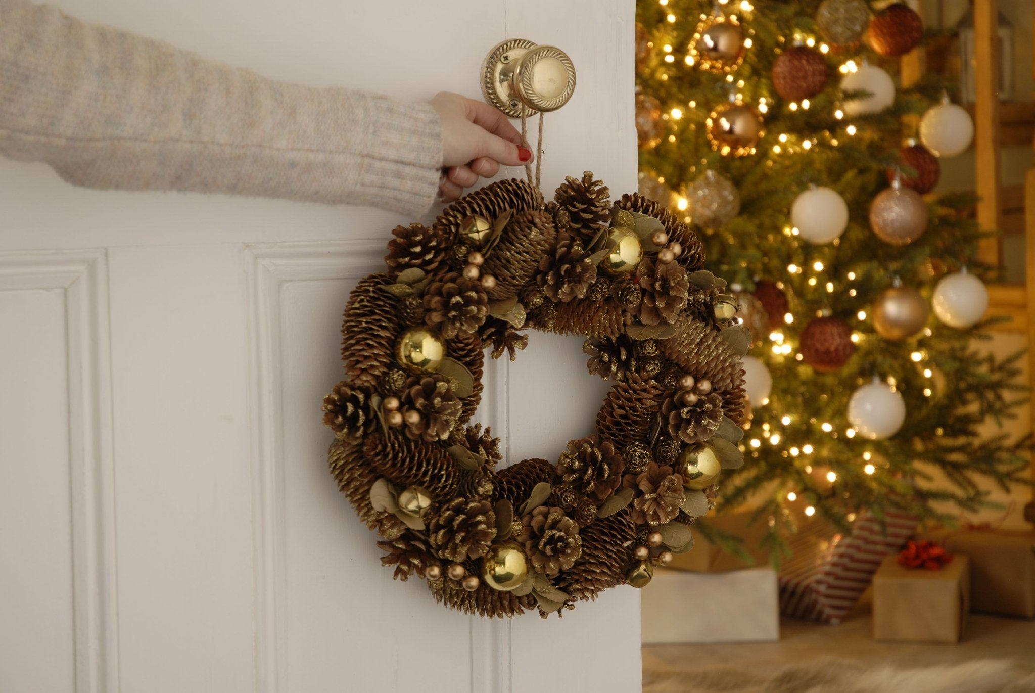 Gold Balls & Berries Wreath_Christmas Wreaths