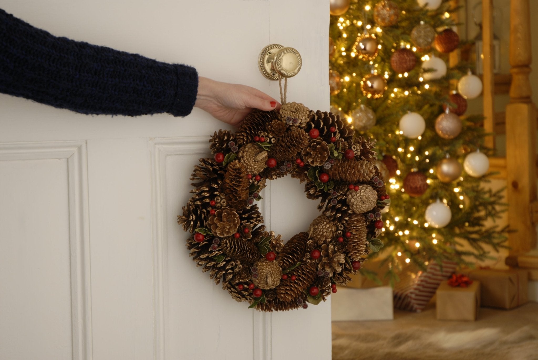 Gold Pinecone Wreath_Christmas Wreaths